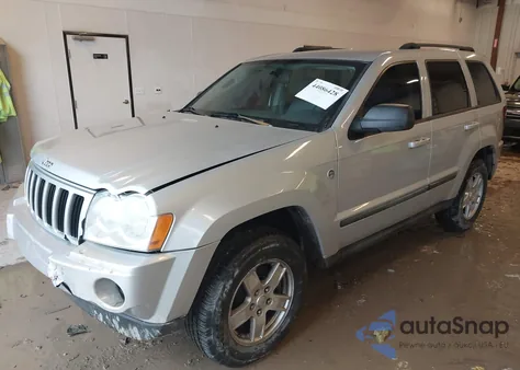 2007 Jeep Grand Cherokee Laredo z USA, uszkodzony, nr VIN 1J8HR48P57C500688